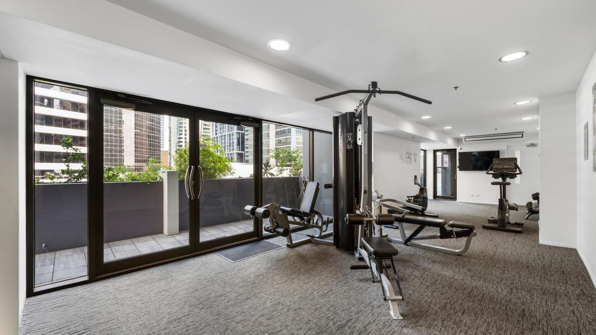 Apartment Bridge Views - Sleeps 8 - Cbd - Pool, Gym & Parking Brisbane