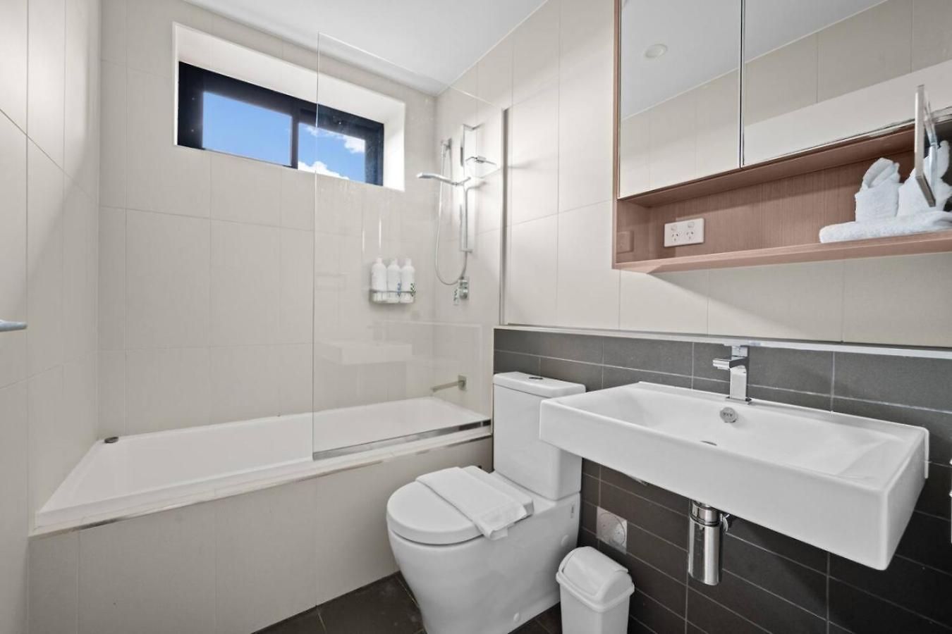 2br Near Sunnybank Plaza And Market Square Brisbane