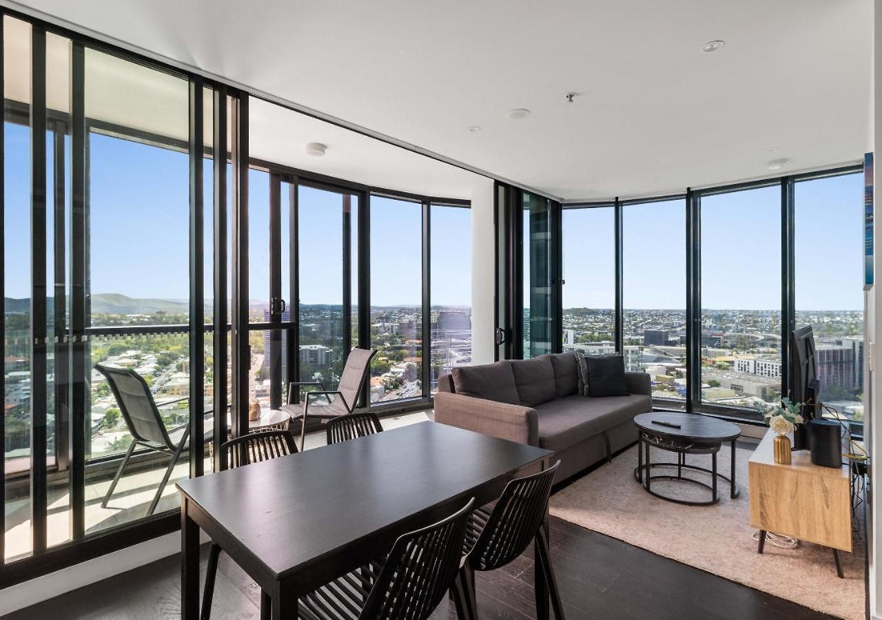 Lights Retreat - Fortitude Valley *