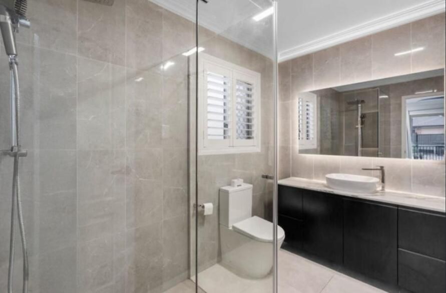 Full Ac 3br With Pool & 3 Parking Spot *