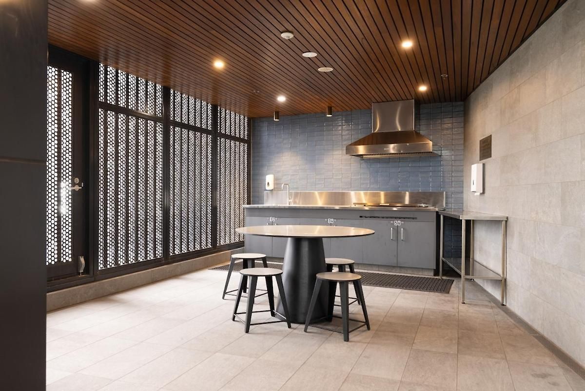 Apartment Stylish Skytower Cbd Getaway - Skyline Pool, Gym, Fast Wi-fi, River Walk, Botanical Gardens Brisbane