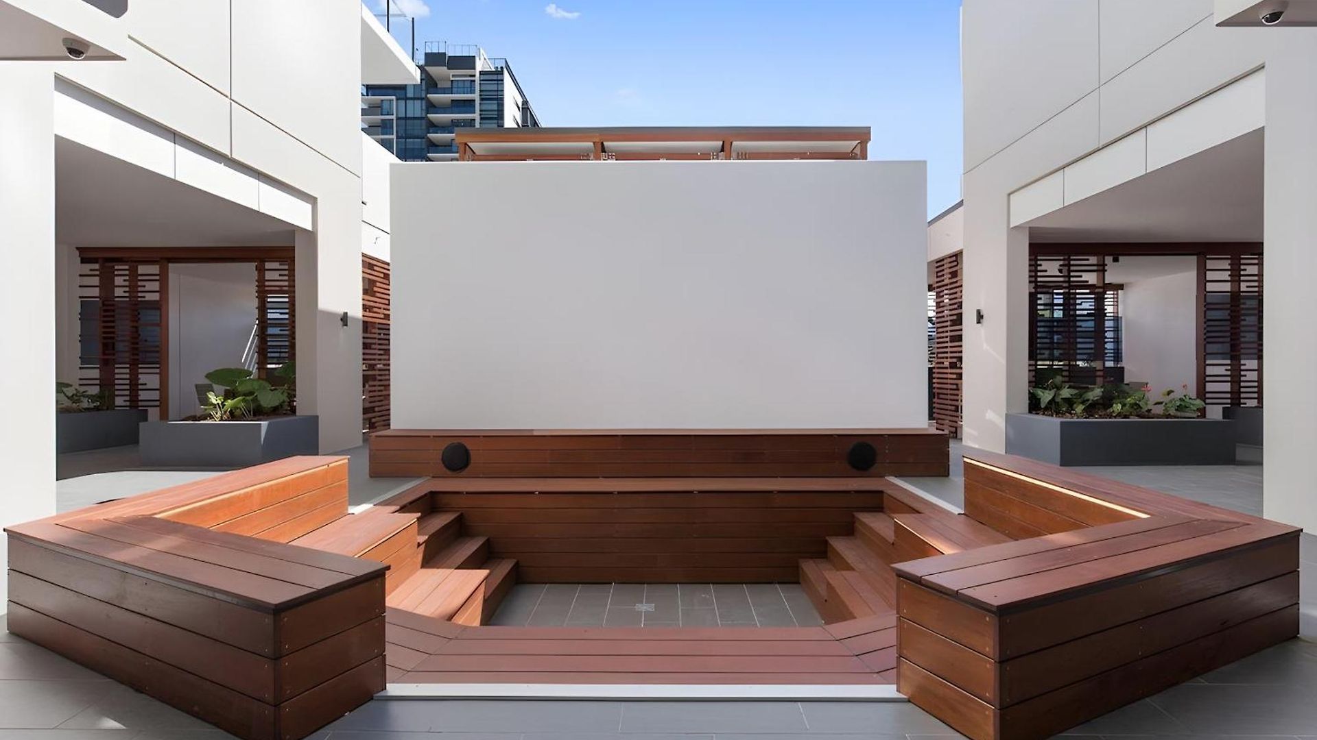 Ivy & Eve - 2br - Pool - Balcony - Parking