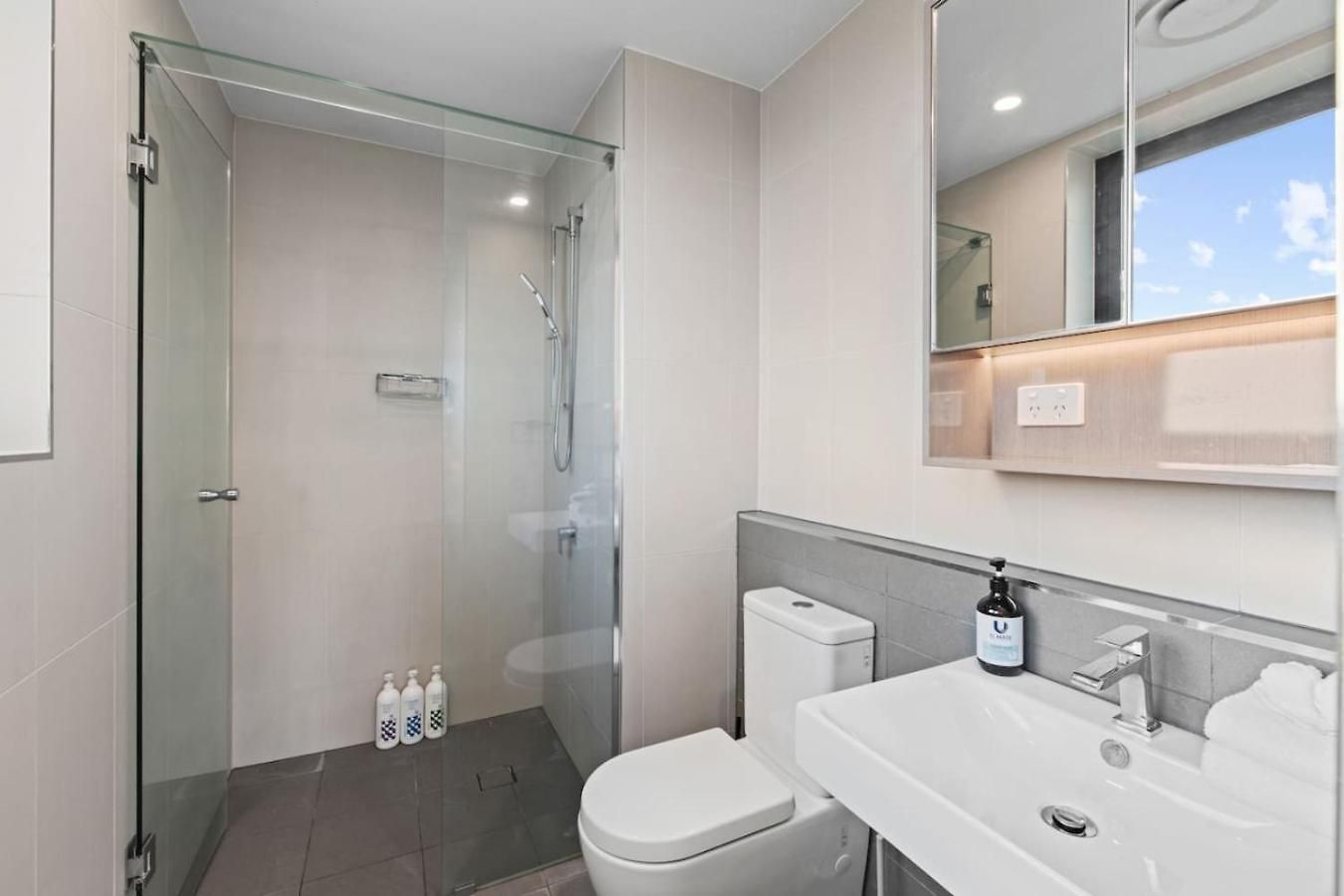 2br Near Plaza And Garden Walk To Bus Easy M3 * Brisbane