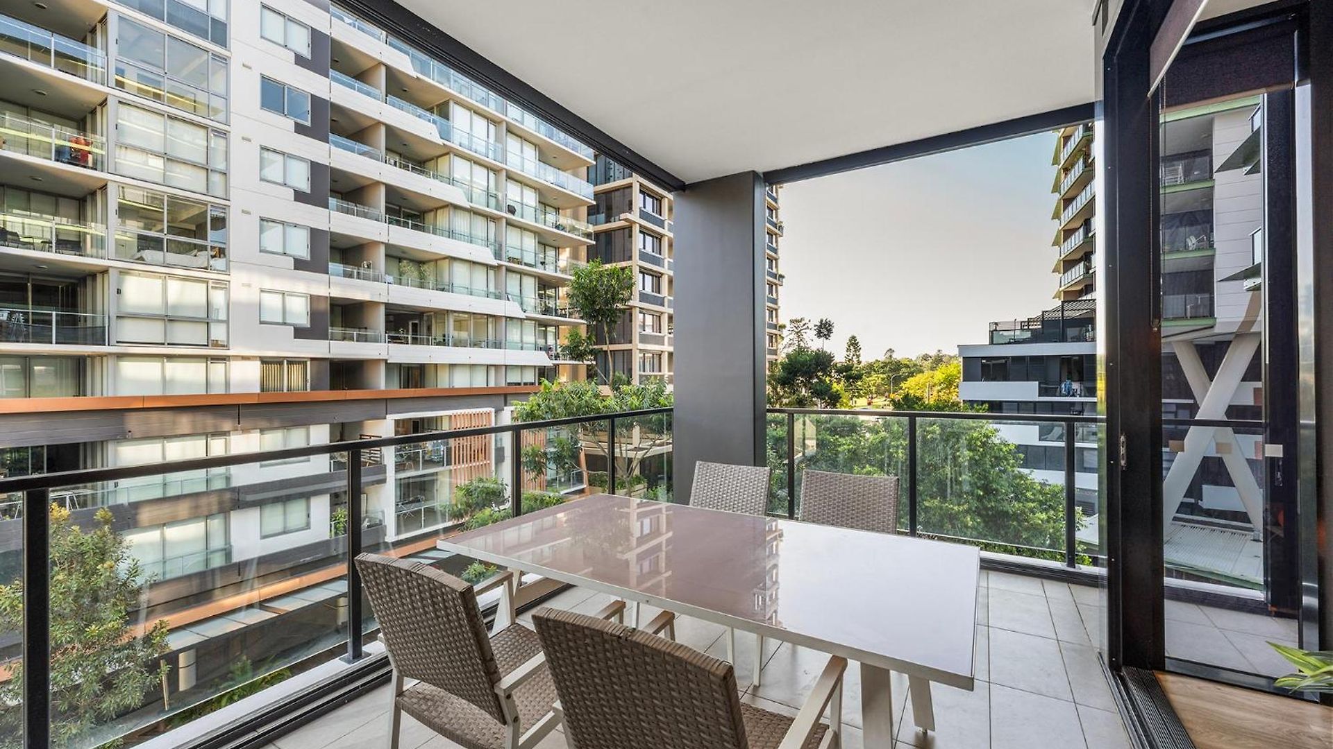 Apartment Spacious Luxury 2br Southbank With Parking Brisbane