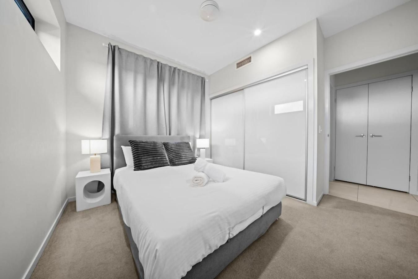 2br Near Sunnybank Plaza And Market Square Apartment