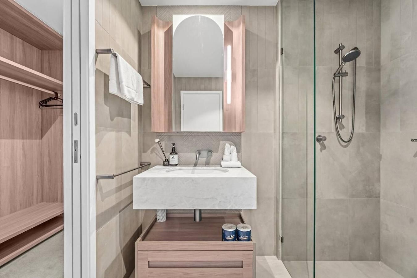 Luxury 54f Skyline Iconic Queens Wharf 1br * Brisbane