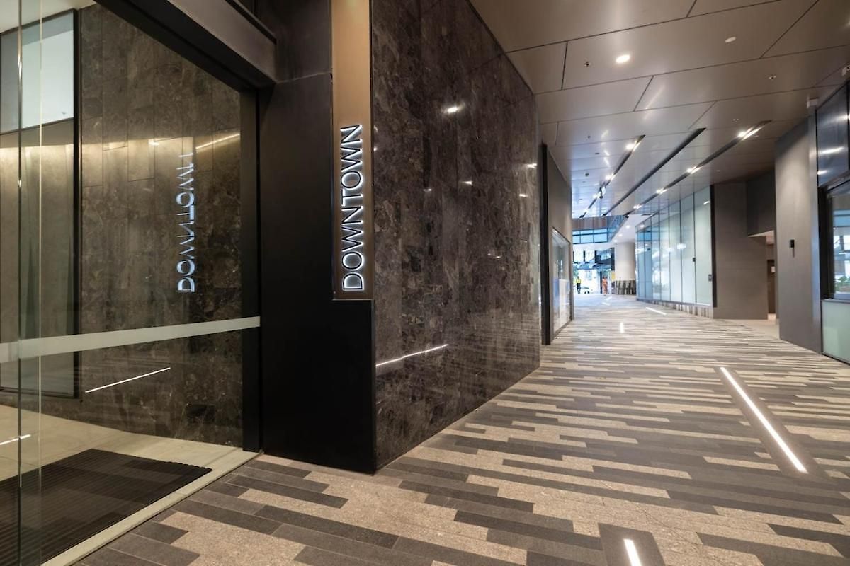 Stylish Skytower Cbd Getaway - Skyline Pool, Gym, Fast Wi-fi, River Walk, Botanical Gardens Apartment *