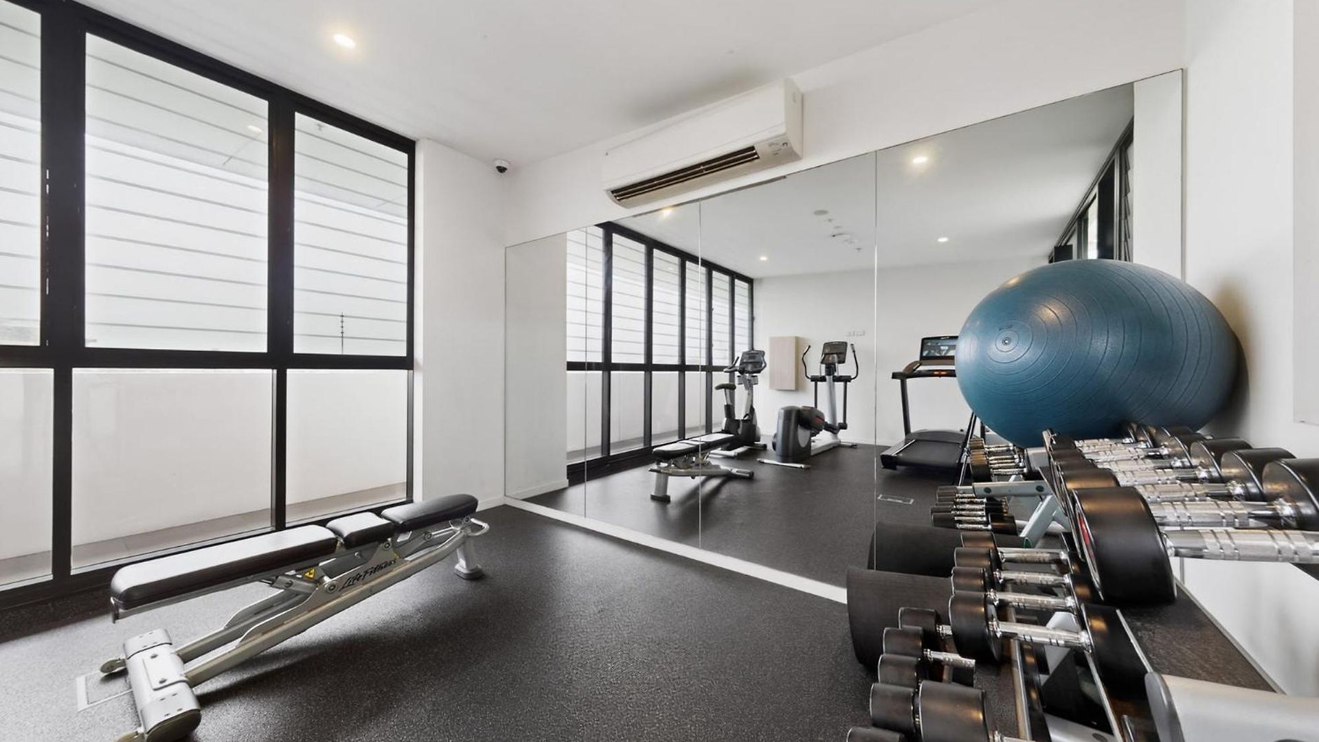 Hamilton Portside Luxe Level 5 Apartment