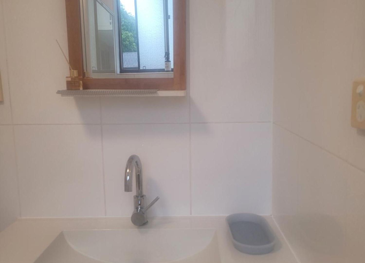 Breezy Entire 2 Bedroom Unit Floor Next To Uq Apartment