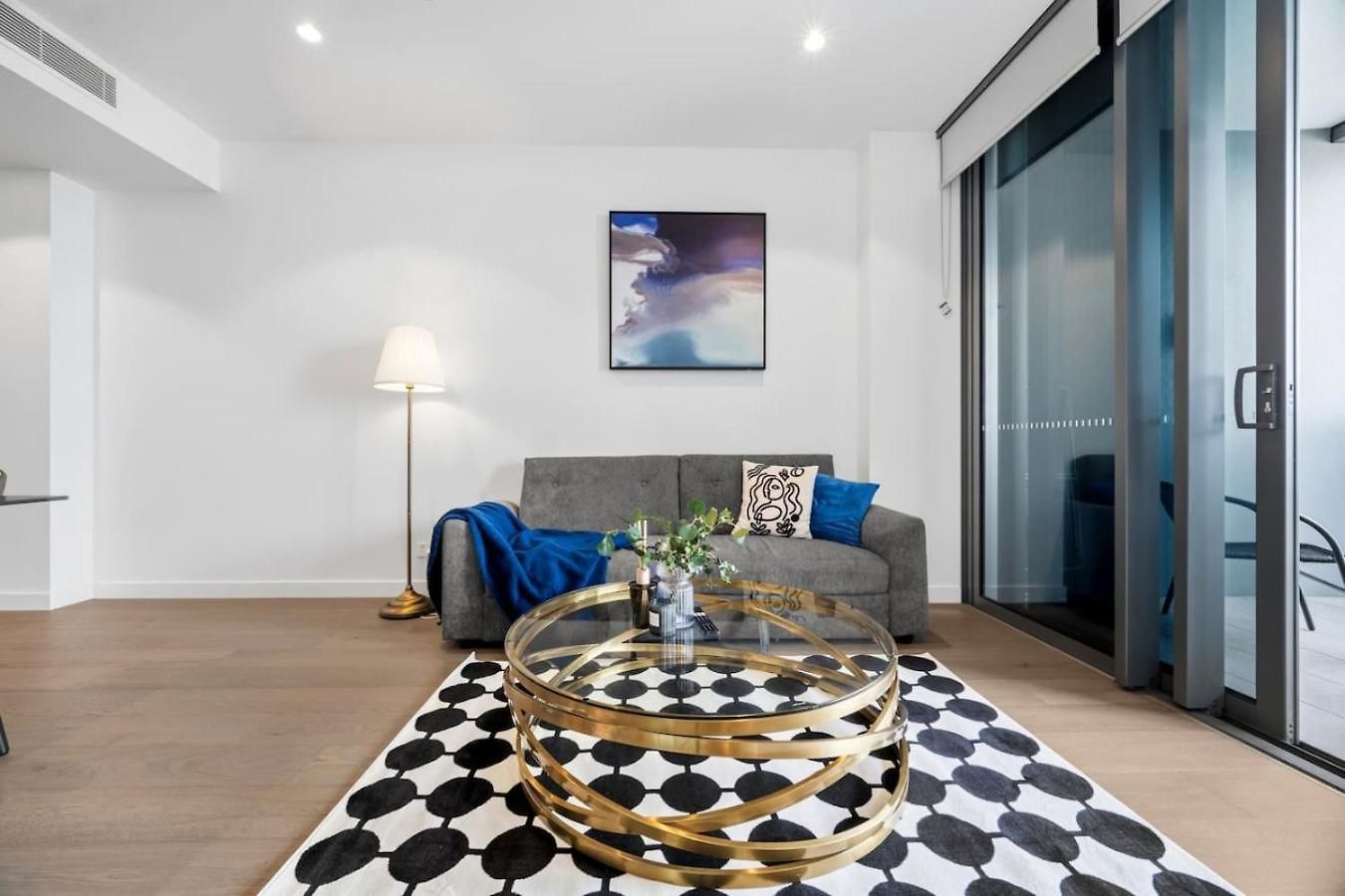 Level 43 Sweeping Skyline Luxury Designer 1br Apartment Brisbane
