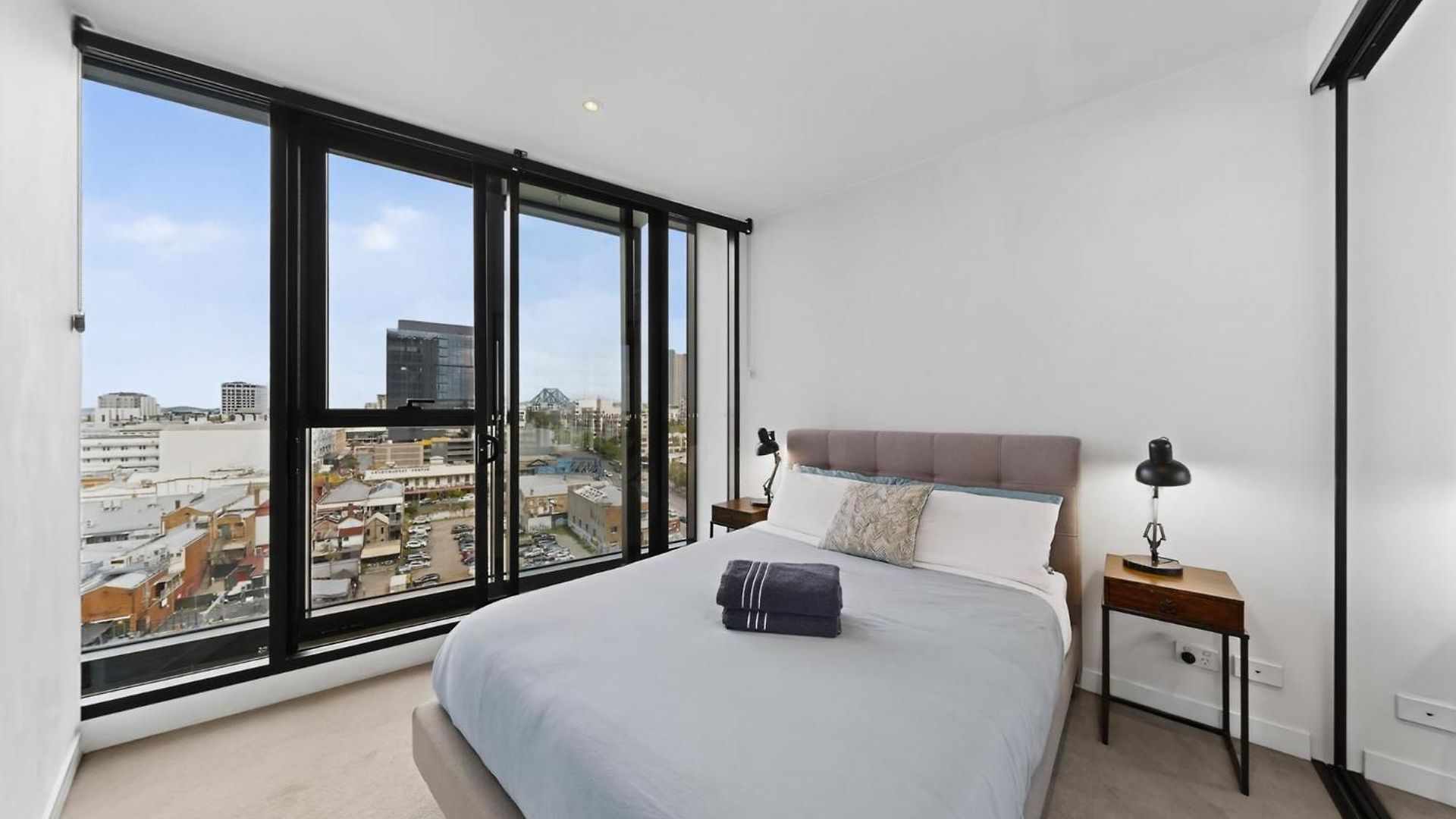 Alfred Street Retreat 2br Parking Pool & Gym * Brisbane