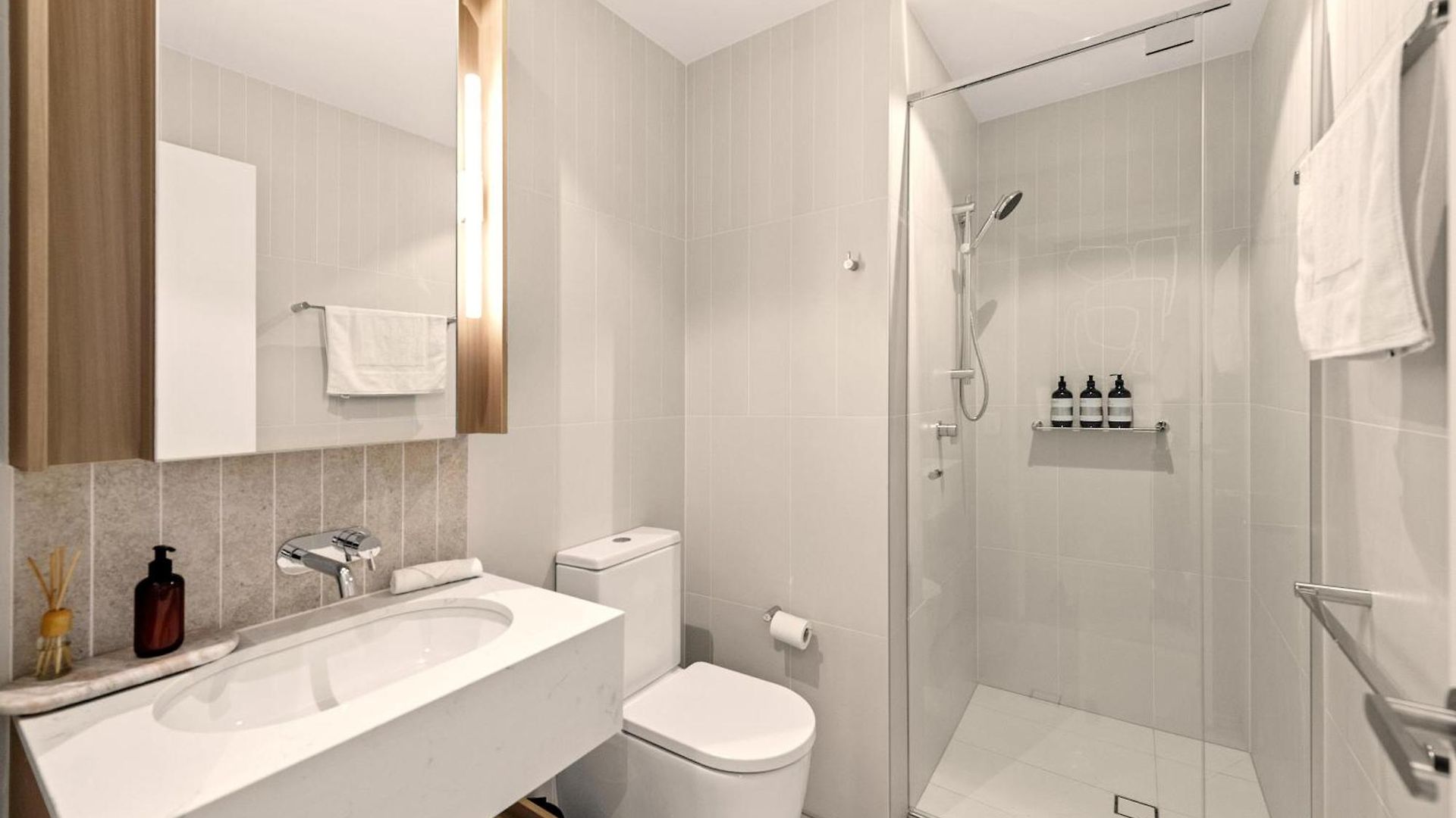 Apartment Queen's Wharf | River Views, Pool & Free Parking *