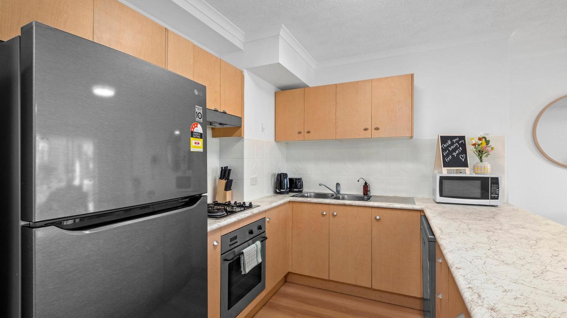 2br With Views, Balcony & Car Park *