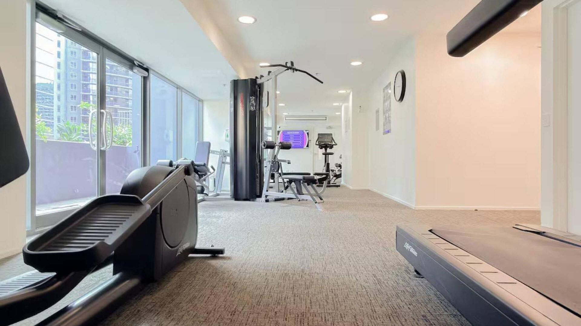 Bridge Views - Sleeps 8 - Cbd - Pool, Gym & Parking Apartment