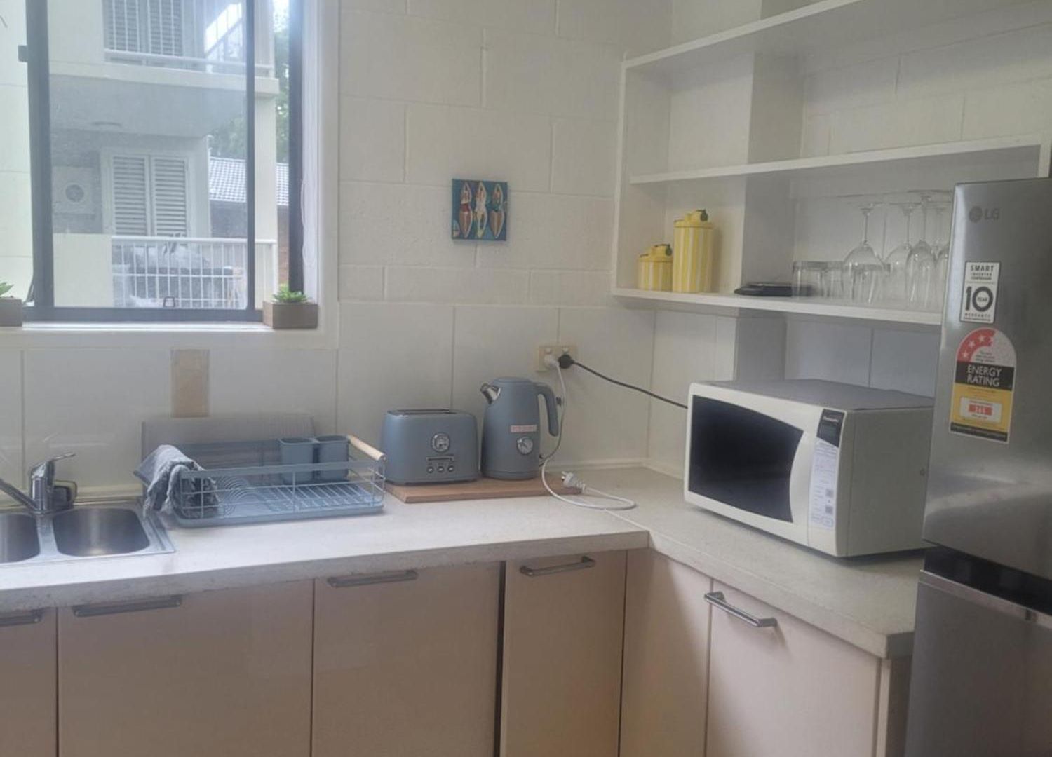 Breezy Entire 2 Bedroom Unit Floor Next To Uq * Brisbane