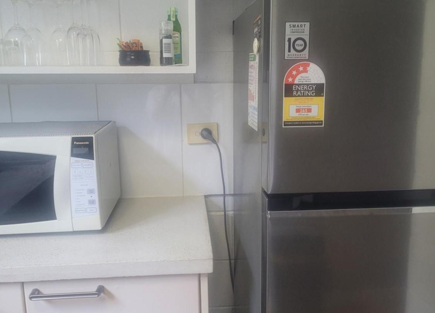 Breezy Entire 2 Bedroom Unit Floor Next To Uq *