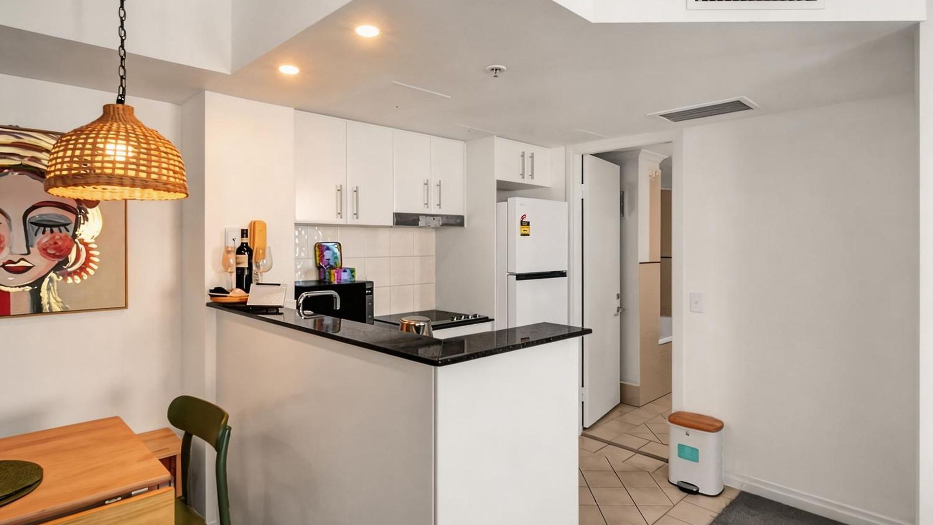 Apartment Inviting Family 2br | Cbd | Pool & Gym