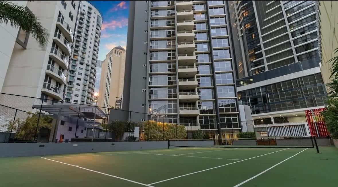 Apartment Skyline Escape - 3 Bedroom With River Views