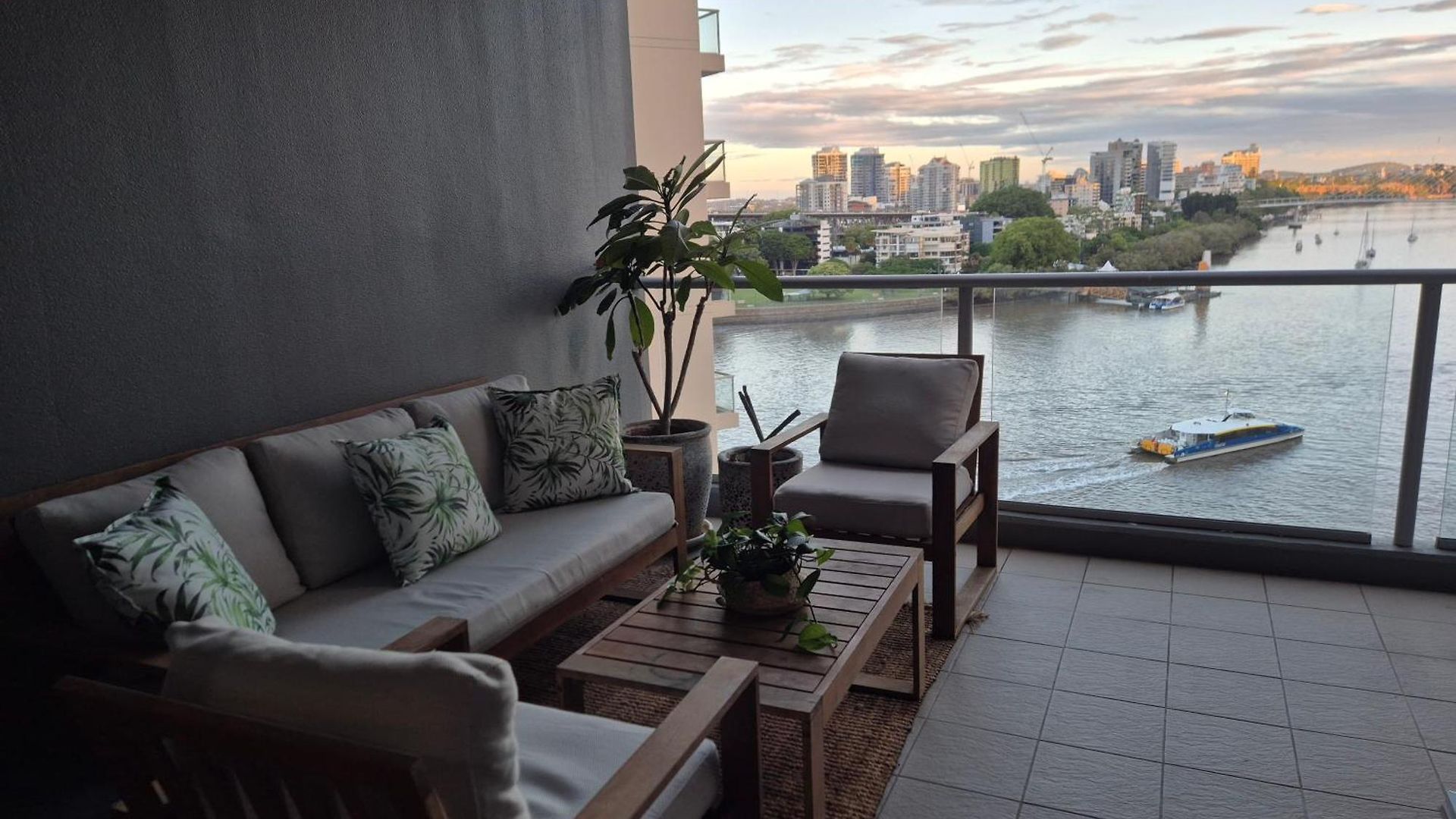 Tropical Escape Apartment Brisbane