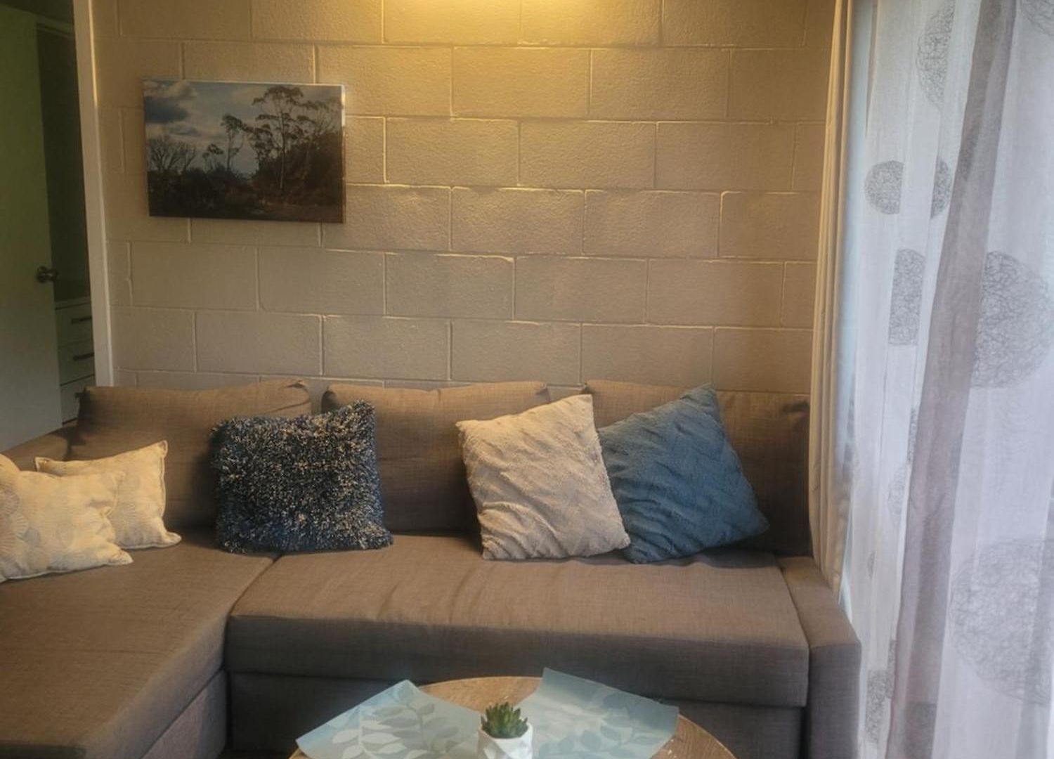 Breezy Entire 2 Bedroom Unit Floor Next To Uq * Brisbane