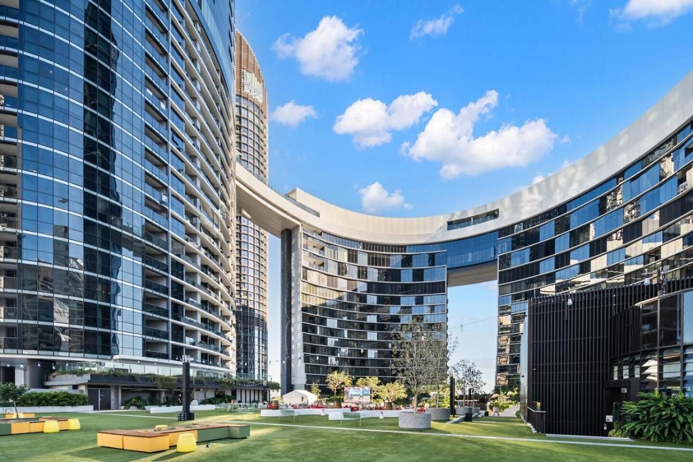 Luxury 54f Skyline Iconic Queens Wharf 1br * Brisbane