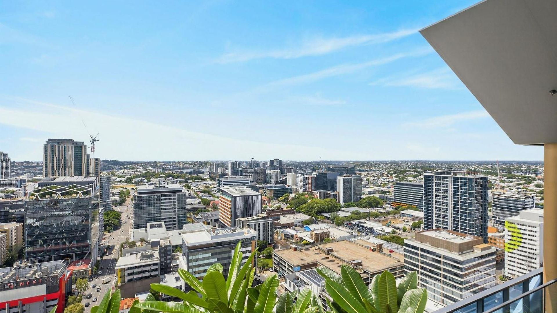 Rooftop Pool 2br In The Heart Of The Valley Brisbane