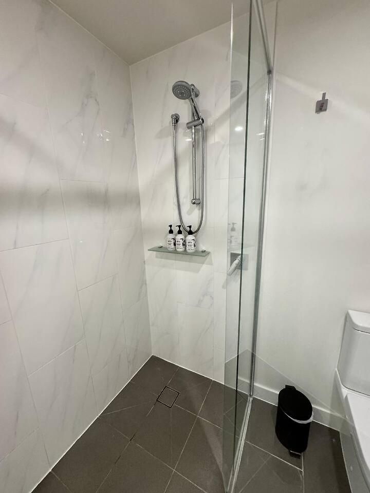 Apartment 27fl River & Views + Balcony, Pool & Parking - *