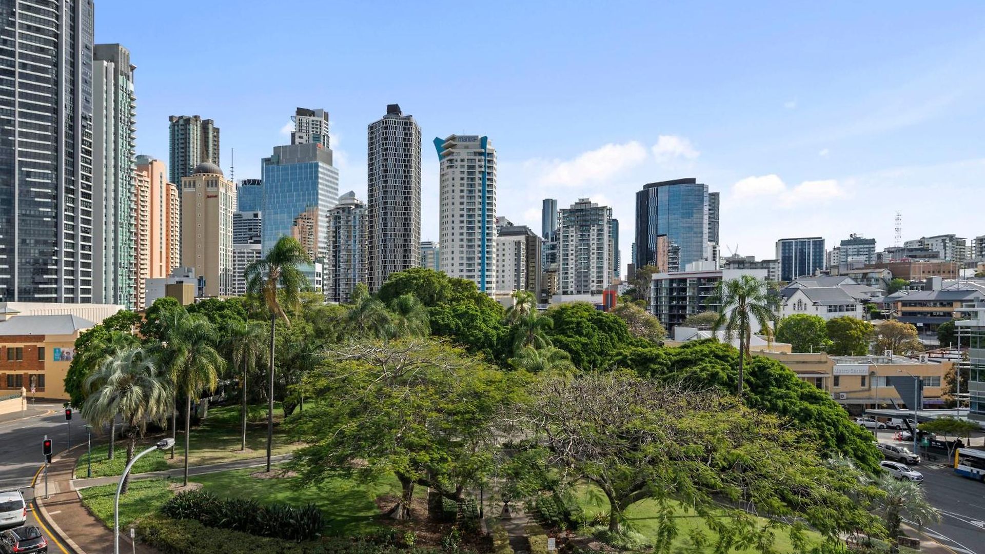 2br With Views, Balcony & Car Park * Brisbane