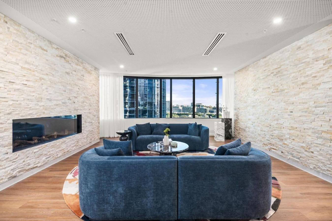 Apartment Level 43 Sweeping Skyline Luxury Designer 1br