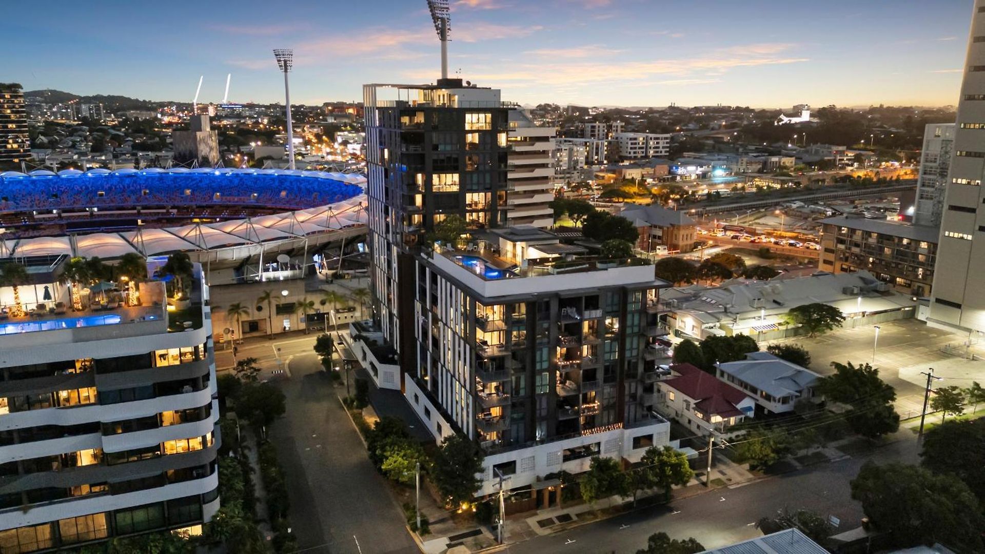 12th Floor Stadium View -2br-free Parking-cbd Apartment Brisbane