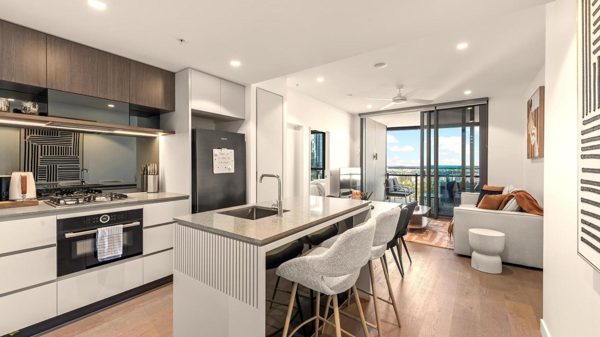 Queen's Wharf 1br Balcony With Free Parking Apartment