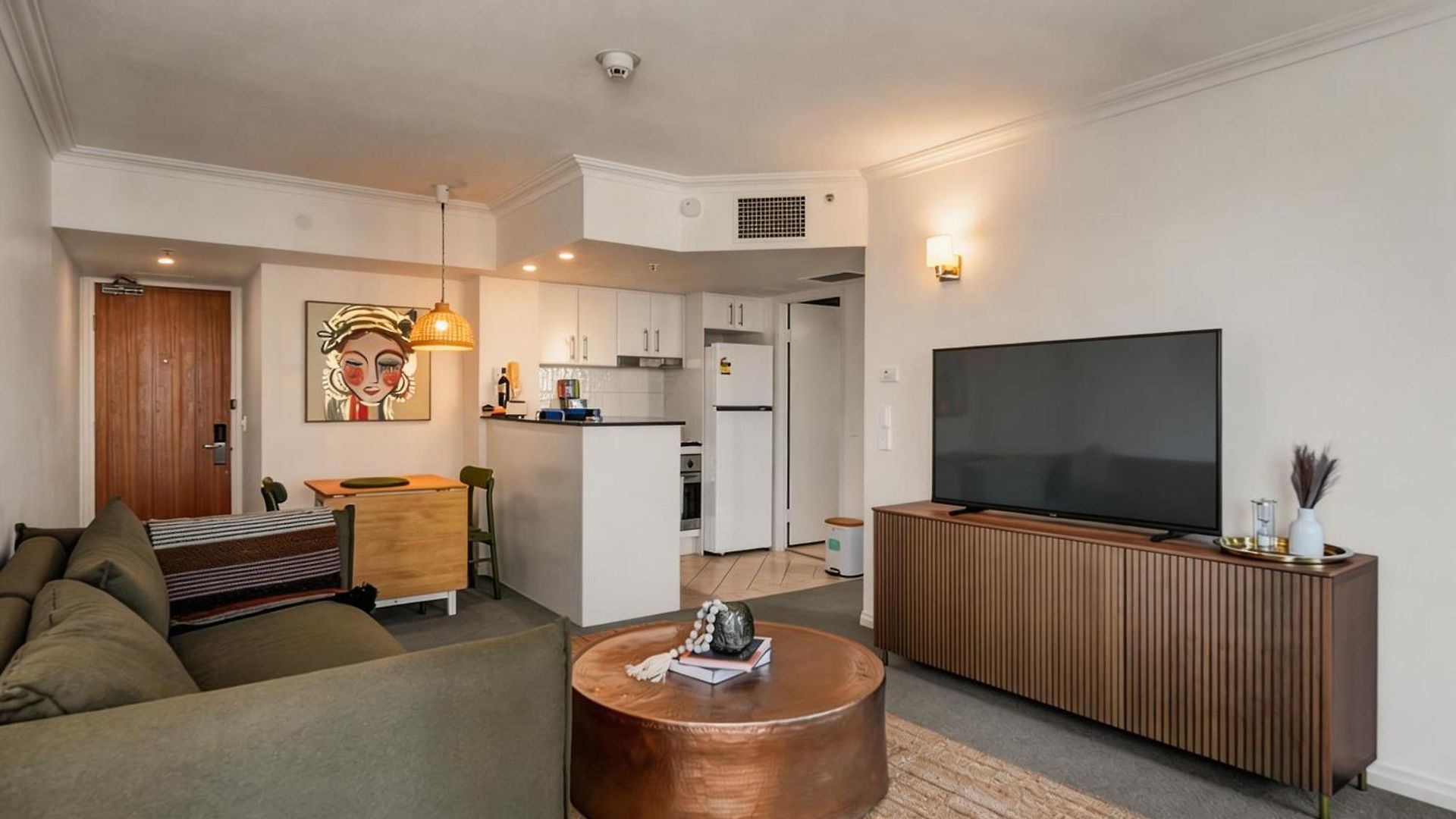 Inviting Family 2br | Cbd | Pool & Gym Apartment Brisbane