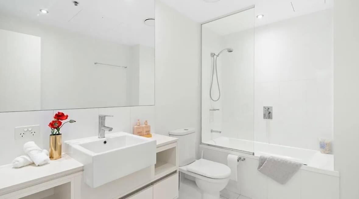 Apartment Skyline Escape - 3 Bedroom With River Views Brisbane