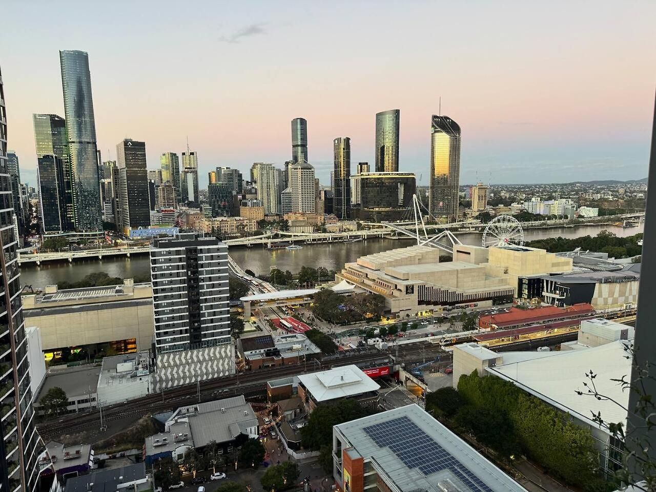 27fl River & Views + Balcony, Pool & Parking - * Brisbane