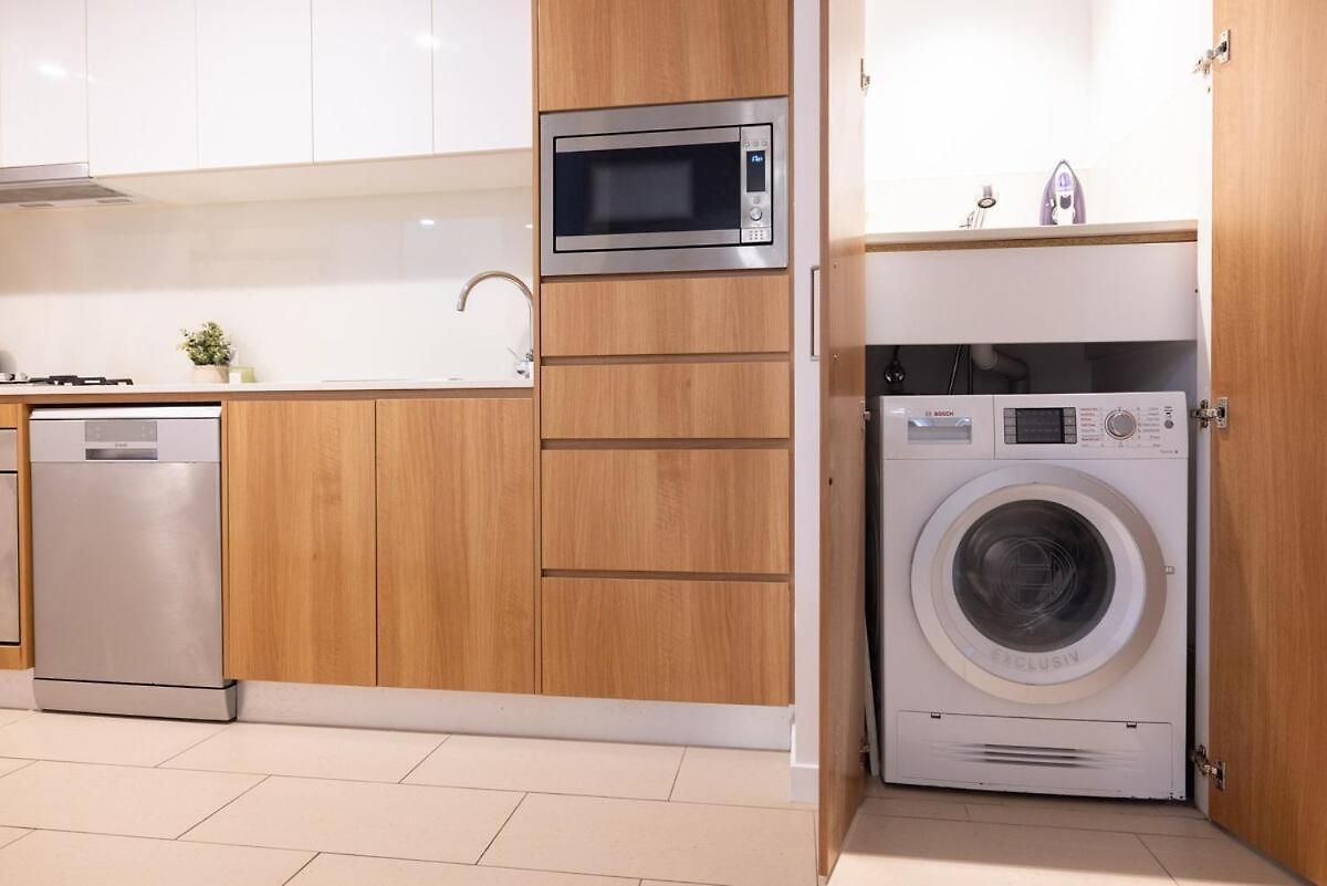 Stylish Skytower Cbd Getaway - Skyline Pool, Gym, Fast Wi-fi, River Walk, Botanical Gardens Apartment Brisbane