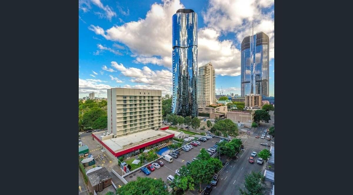 Level 15 Skytower 2br Cbd Retreat Apartment