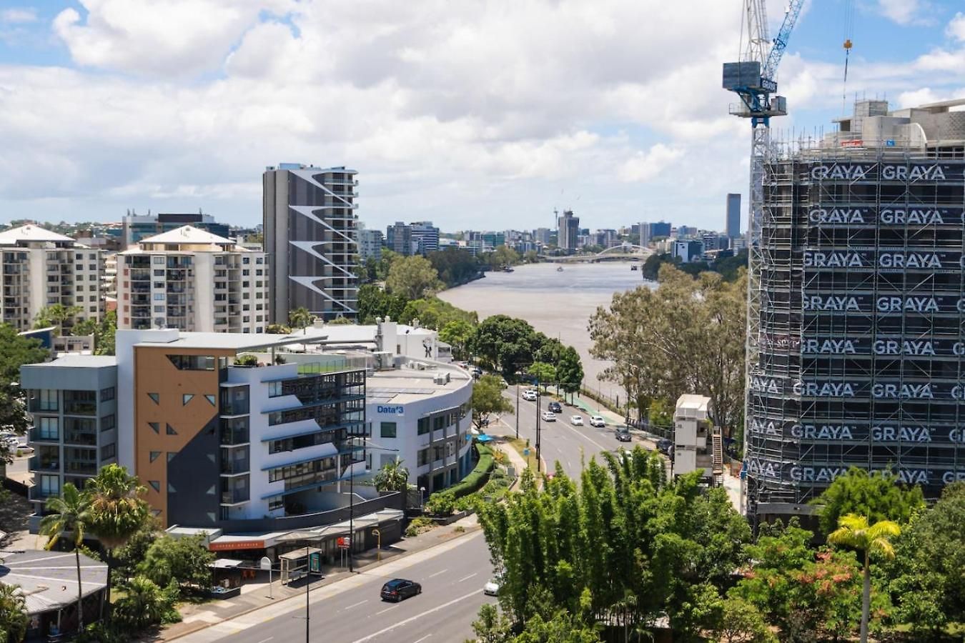 Modern 2br On Coronation Drive, Toowong Brisbane