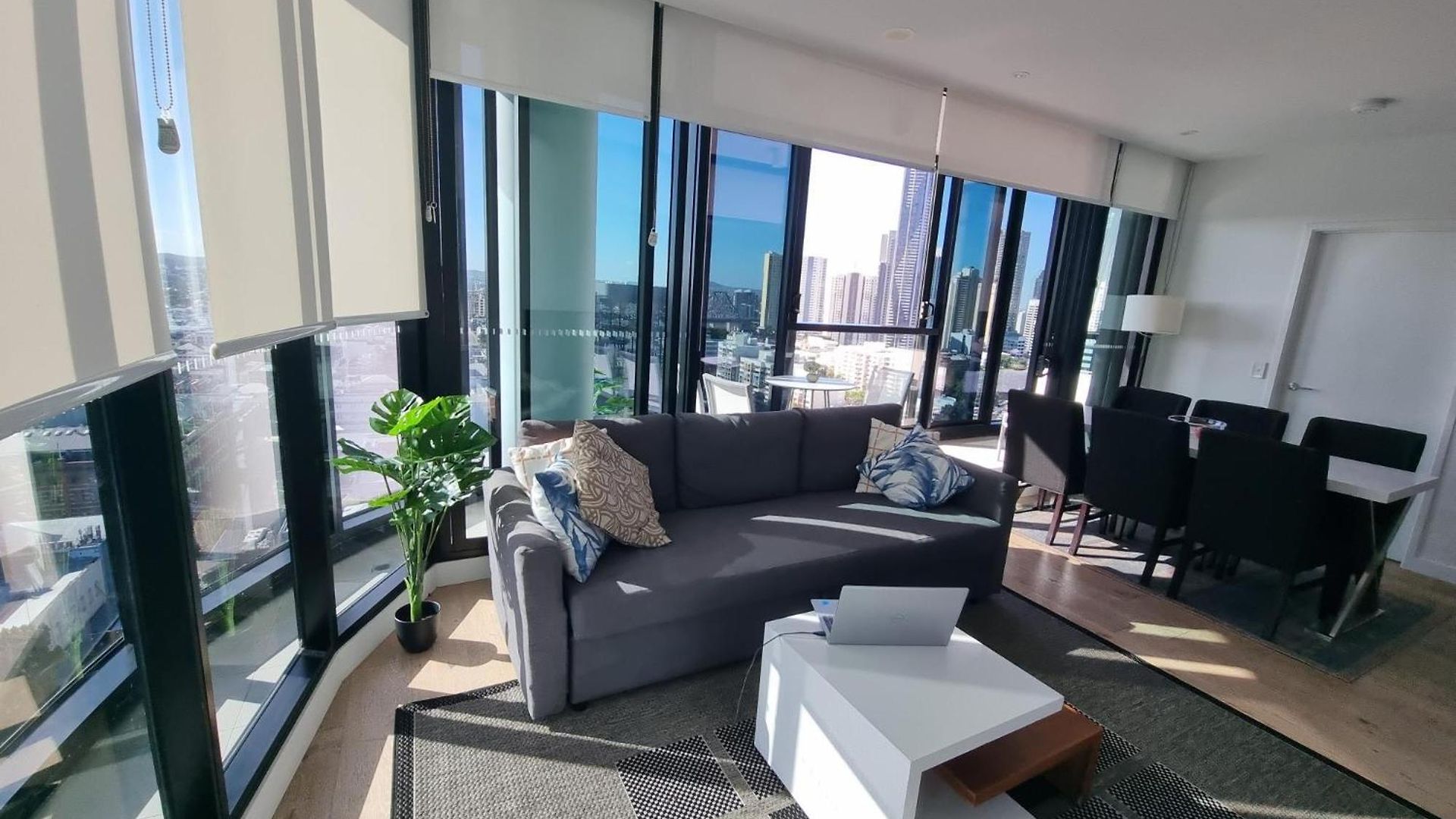 Apartment Skyline In Fortitude Valley