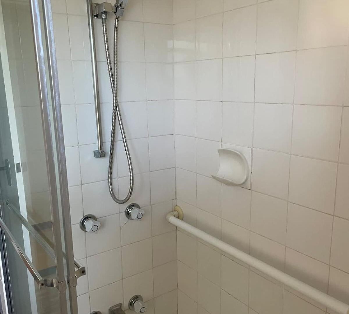 Large 2 Bed 2 Bath 1 Park Inner Location