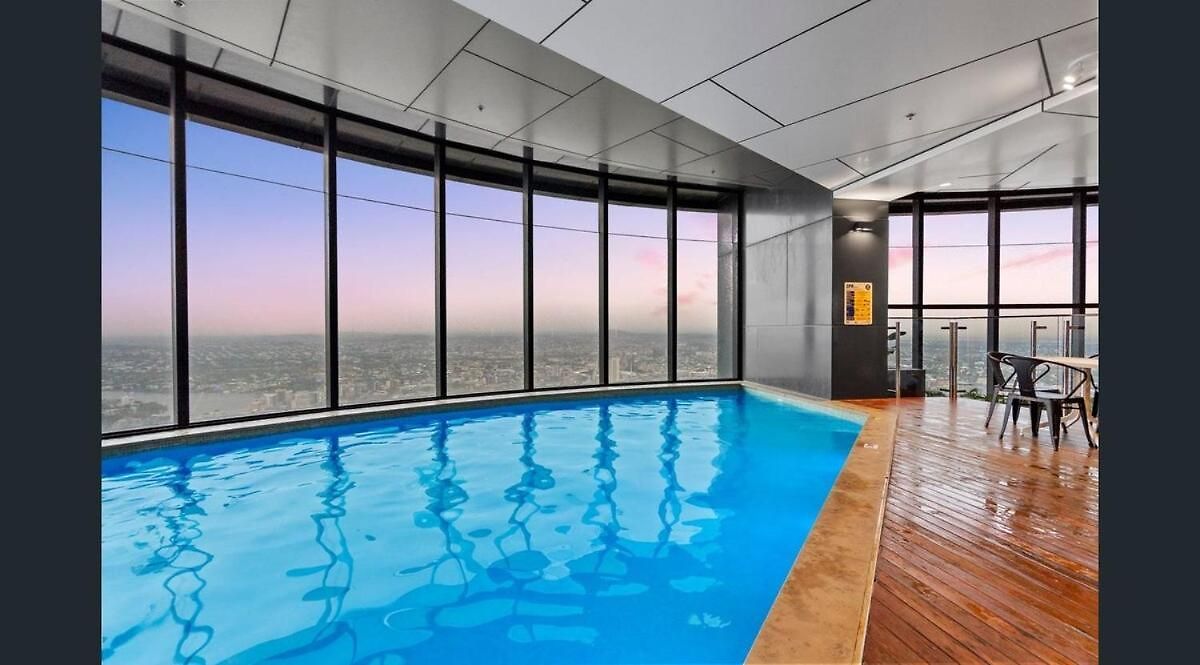 Level 15 Skytower 2br Cbd Retreat Apartment