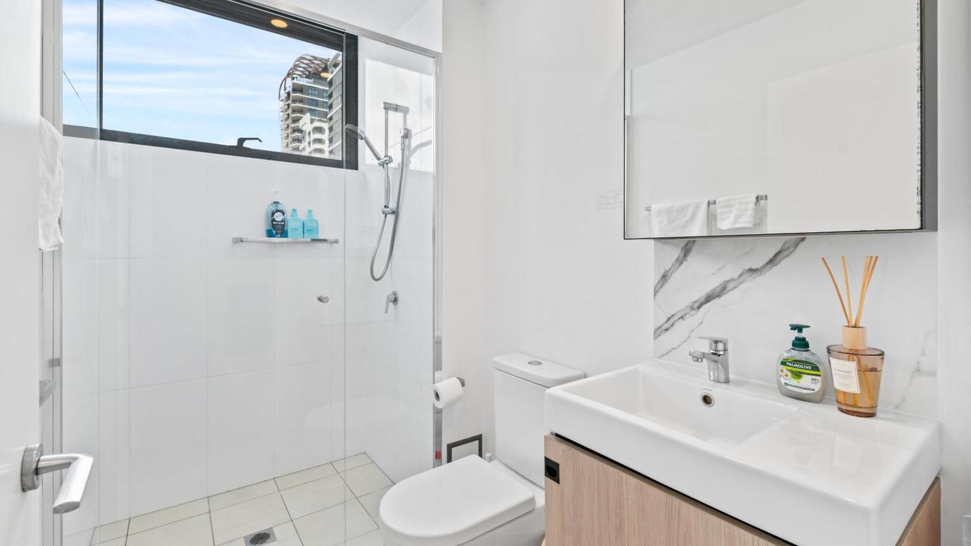 The Cityscape Pad With 2br, 3-bed & Free Parking Brisbane