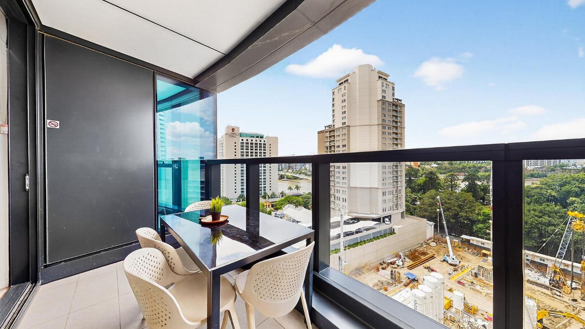 Level 15 Skytower 2br Cbd Retreat Apartment *