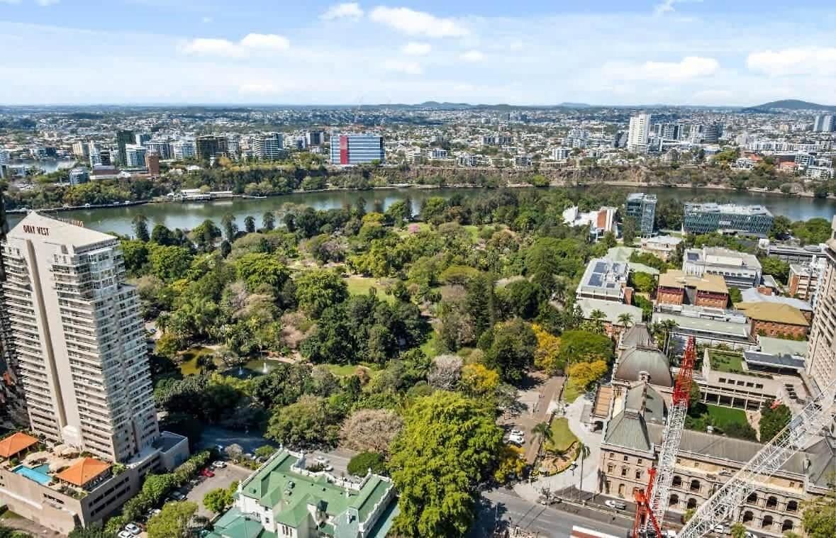 Lavish 3 Bedroom In Queens Wharf With Car Park *
