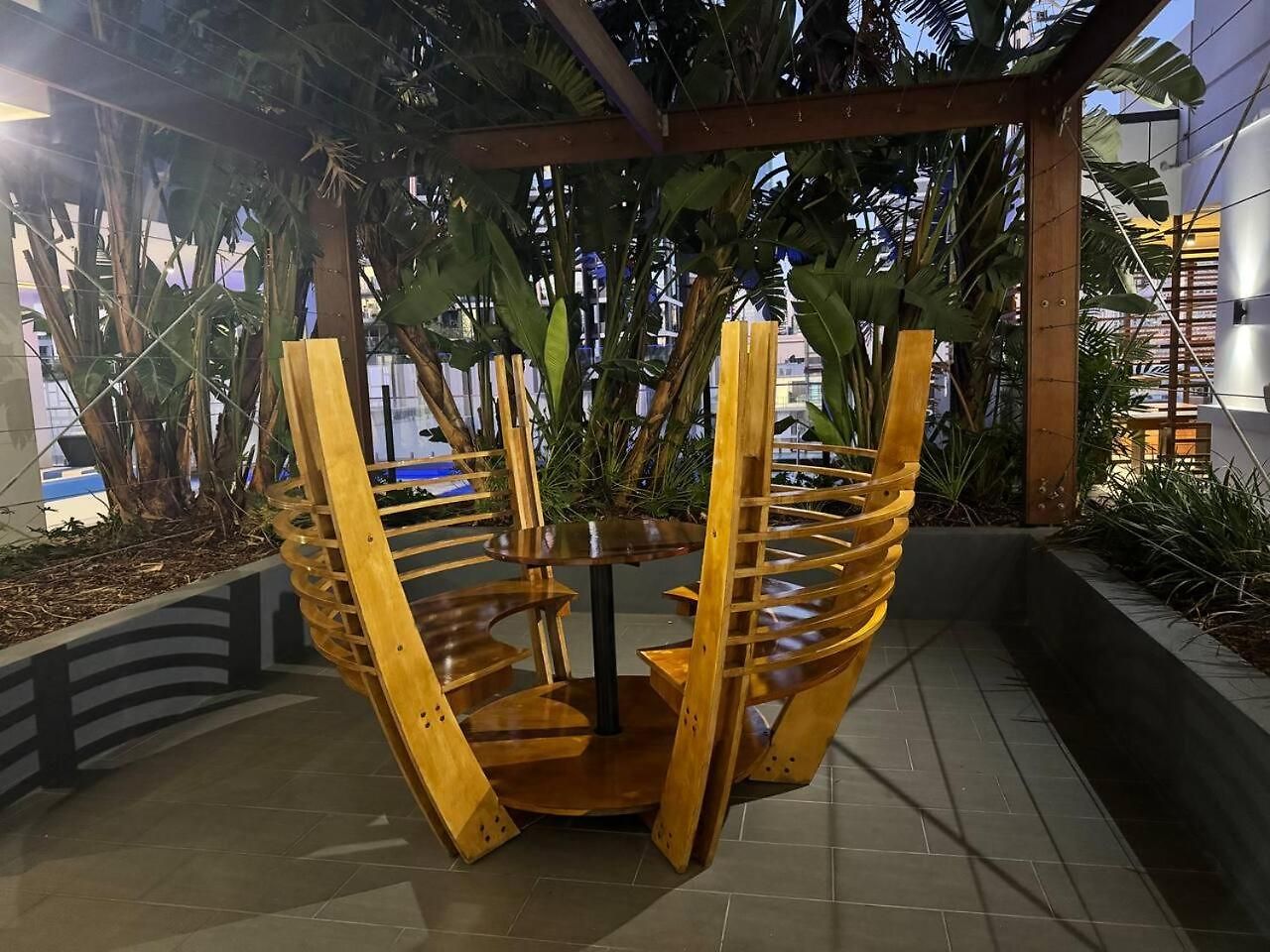 27fl River & Views + Balcony, Pool & Parking -