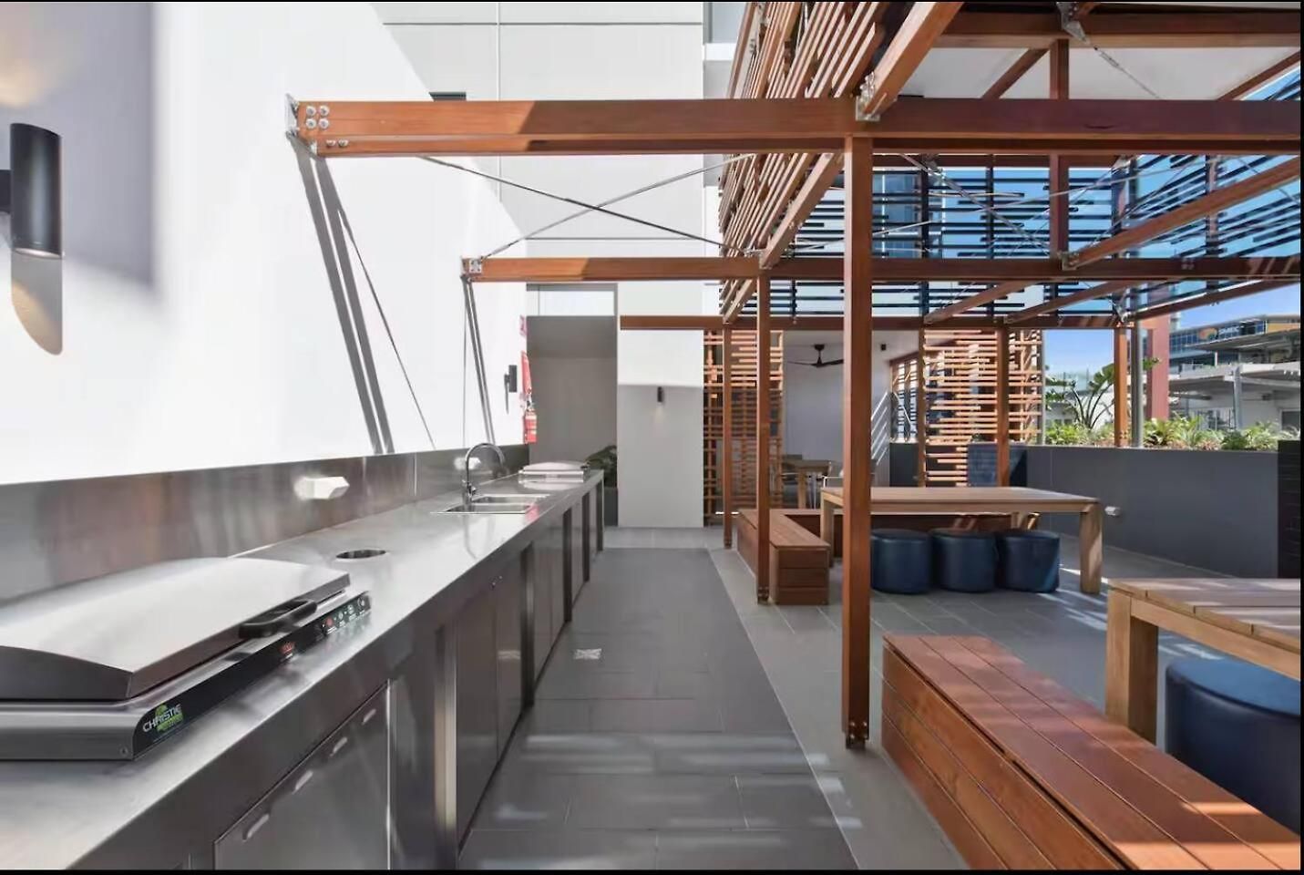 27fl River & Views + Balcony, Pool & Parking - Apartment *