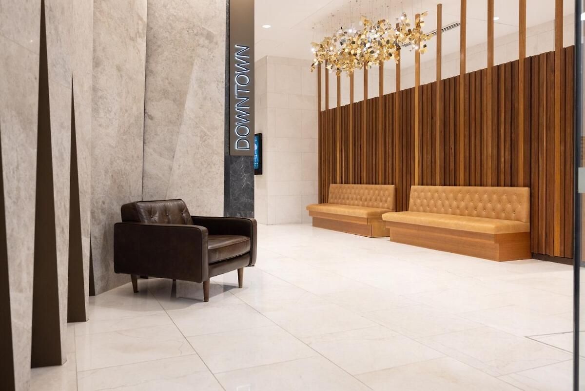 Stylish Skytower Cbd Getaway - Skyline Pool, Gym, Fast Wi-fi, River Walk, Botanical Gardens Apartment *