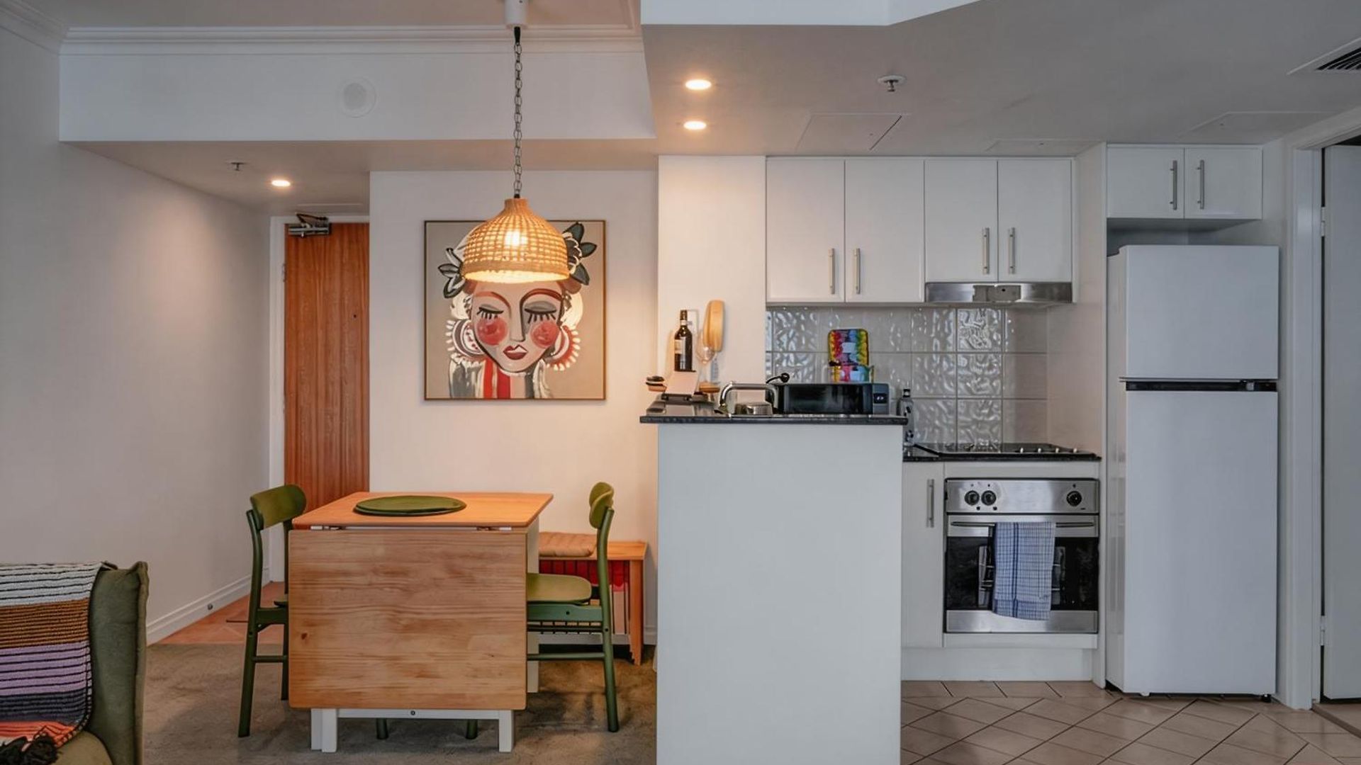Apartment Inviting Family 2br | Cbd | Pool & Gym *
