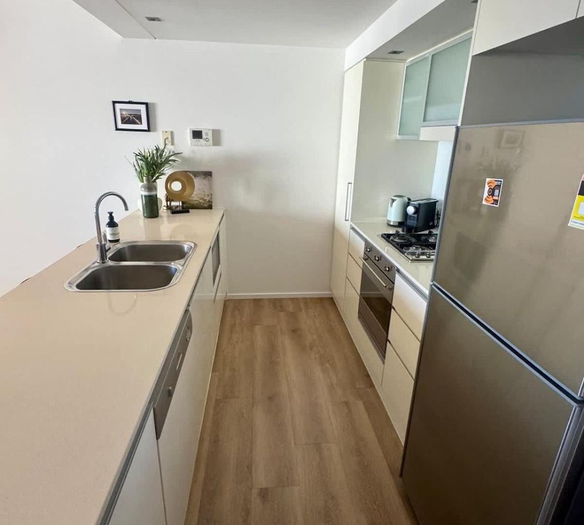 Skyline Escape - 3 Bedroom With River Views Brisbane