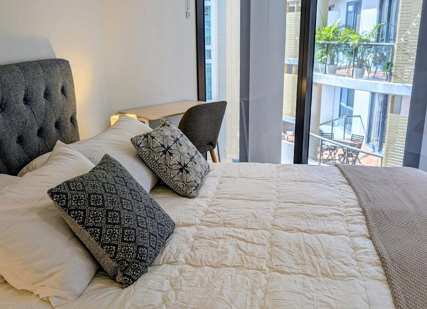 Premium Unit W/ Rooftop Pool In The Heart Apartment *