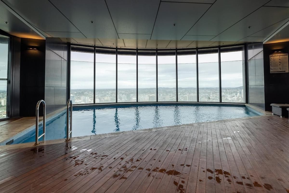 Stylish Skytower Cbd Getaway - Skyline Pool, Gym, Fast Wi-fi, River Walk, Botanical Gardens Apartment